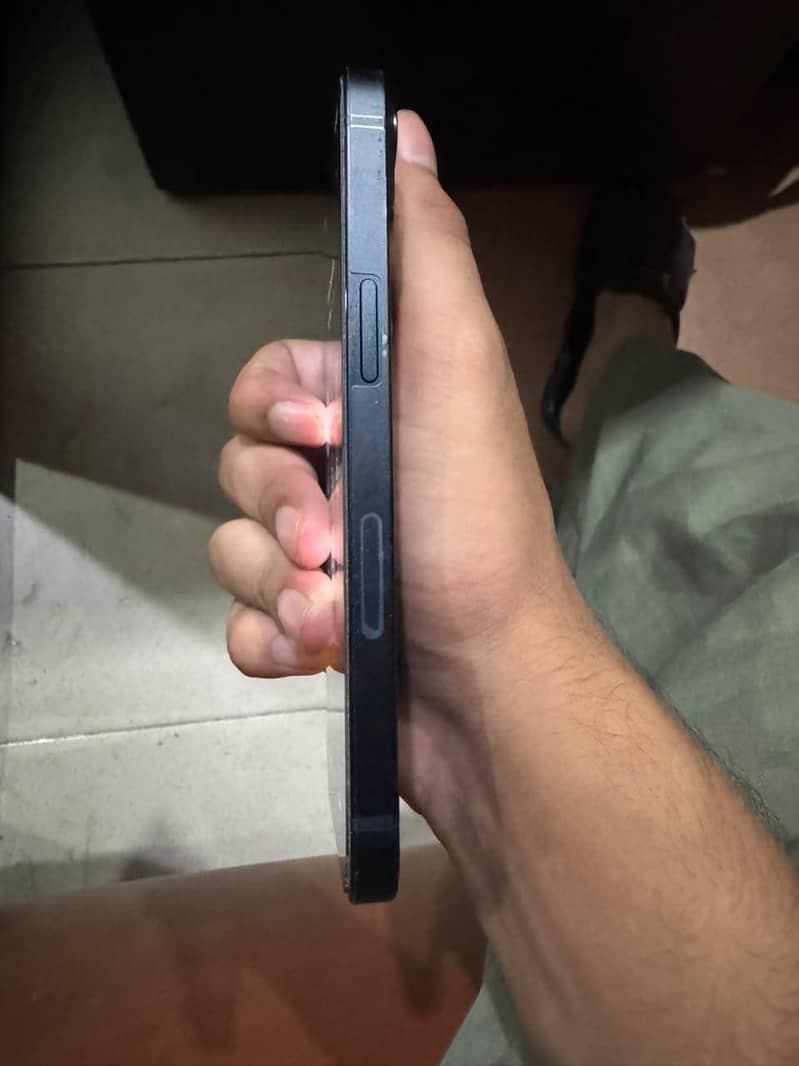 Apple iPhone 13 3