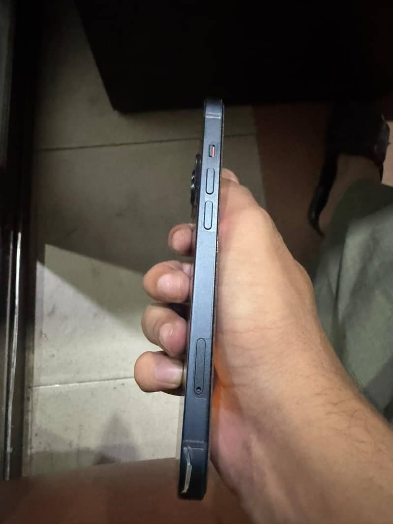 Apple iPhone 13 4