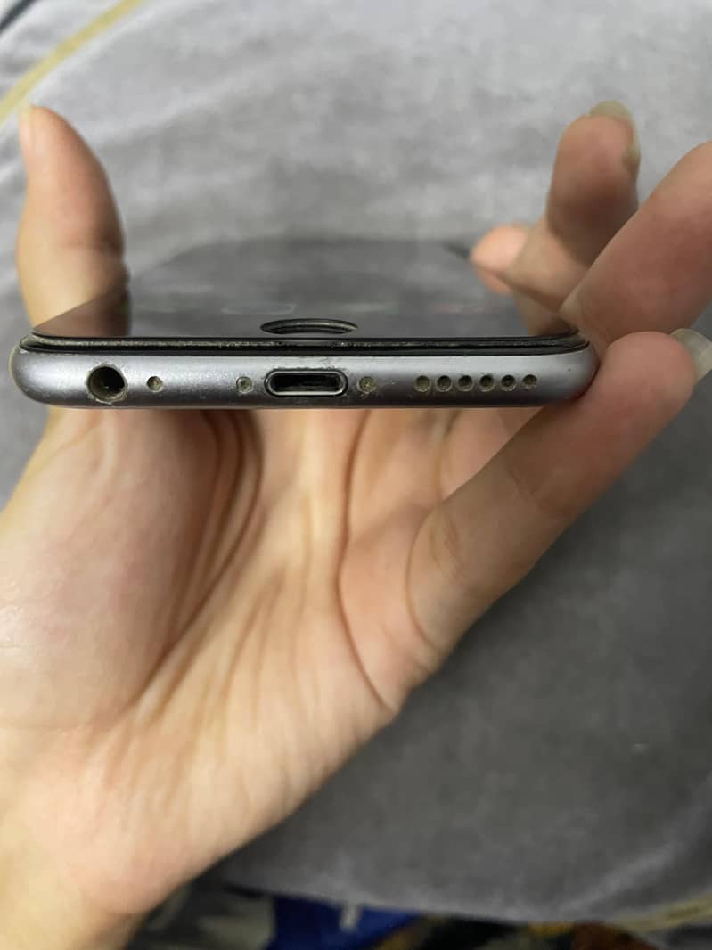 Apple iPhone 6S 4