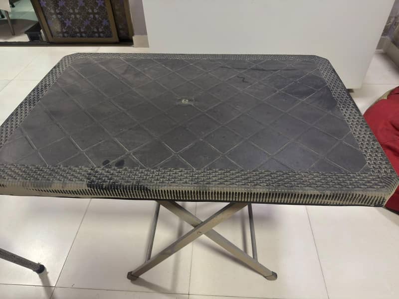 chair n table 0