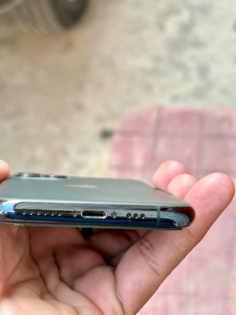 Apple iPhone 11 Pro 3