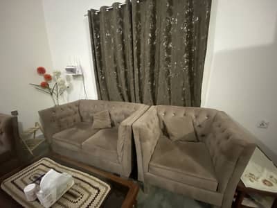 Beautiful sofa set for sale