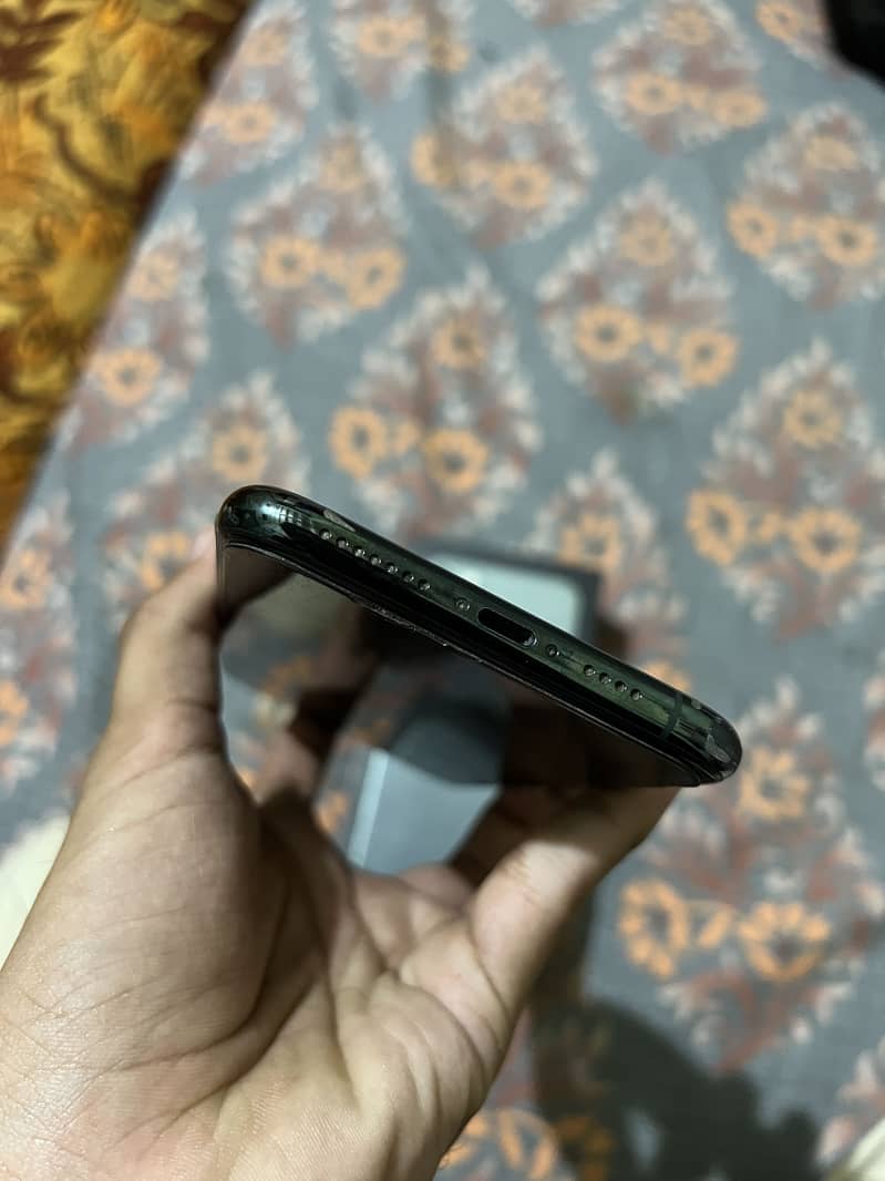Apple iPhone 11 Pro Max 3