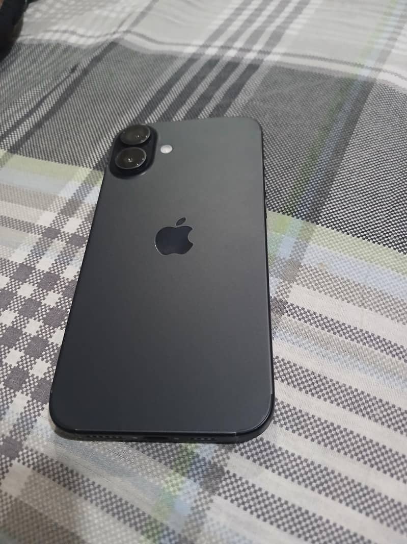 Apple iPhone 16 Plus 1
