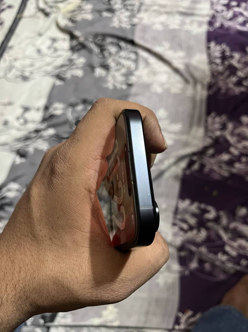 Iphone 16 Pro 4