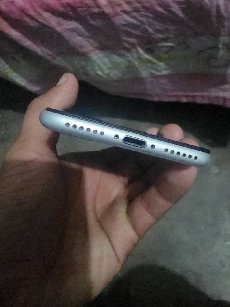 Apple iPhone 7 6