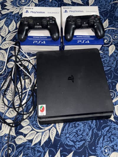 Ps4slim 500gb jailbreak with 2 orignal controllers condition 10/10