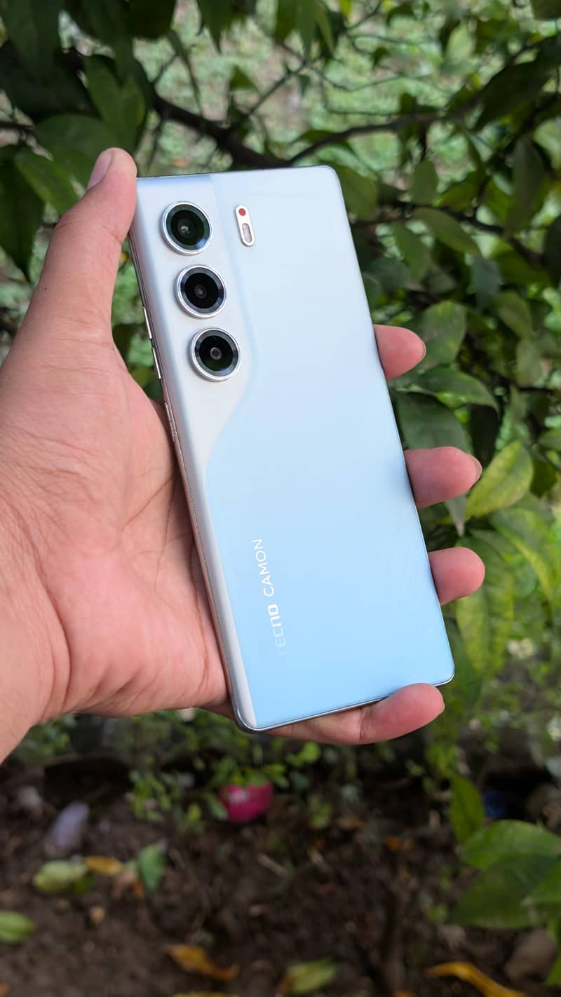 Tecno CAMON 40 Pro 0