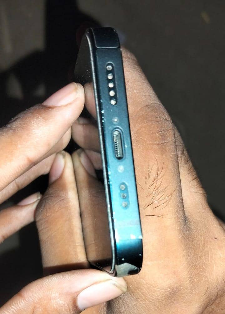 Apple iPhone 14 3