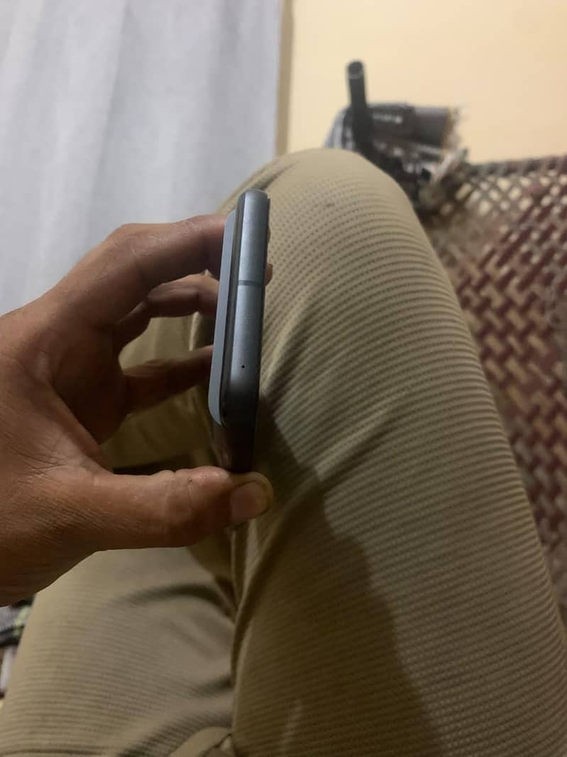 Google Pixel 8 2