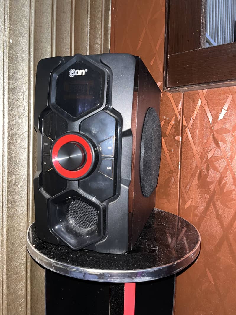 Eon Multimedia speaker system 3