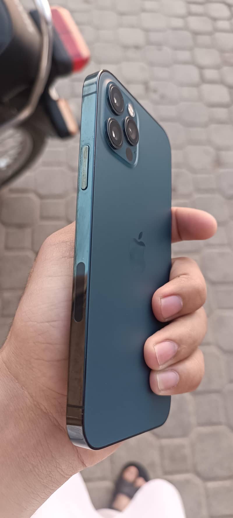 Apple iPhone 12 Pro 1