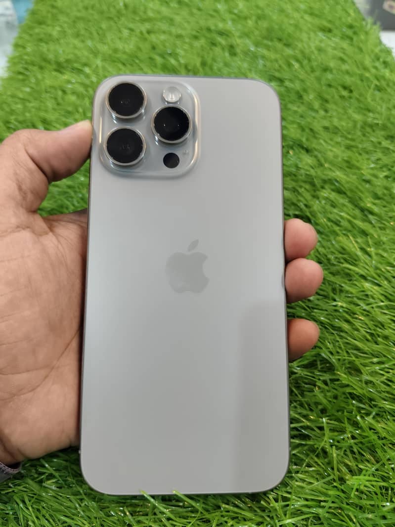 Apple iPhone 16 Pro Max 0