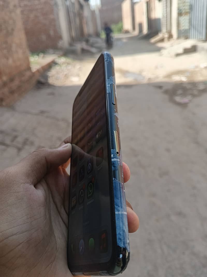 Apple iPhone 11 Pro 3