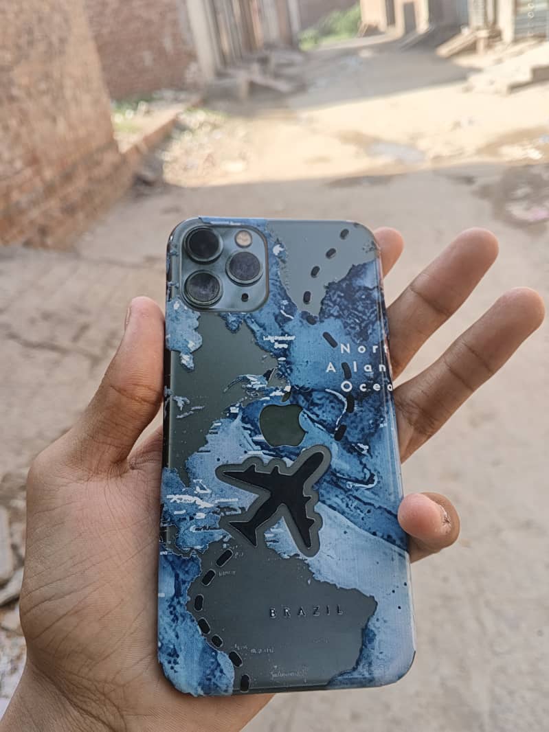 Apple iPhone 11 Pro 4