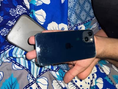 Apple iPhone 13