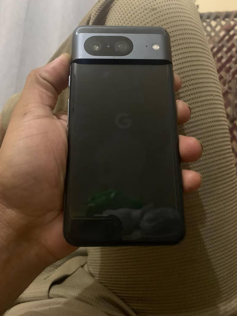 Google Pixel 8 4