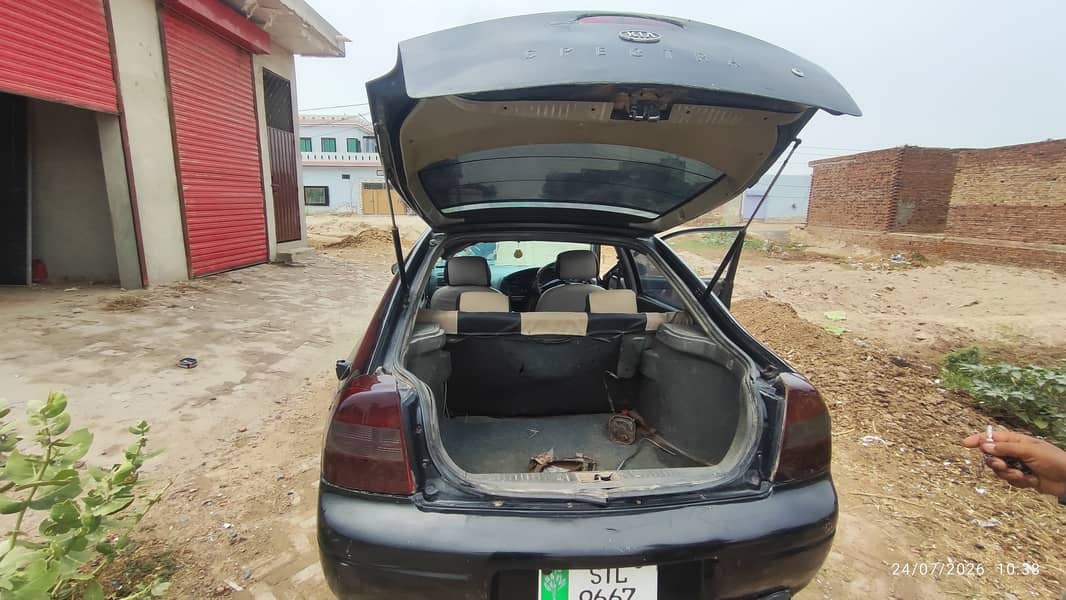 Kia spectra 13