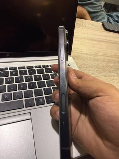 Apple iPhone 16 Pro Max