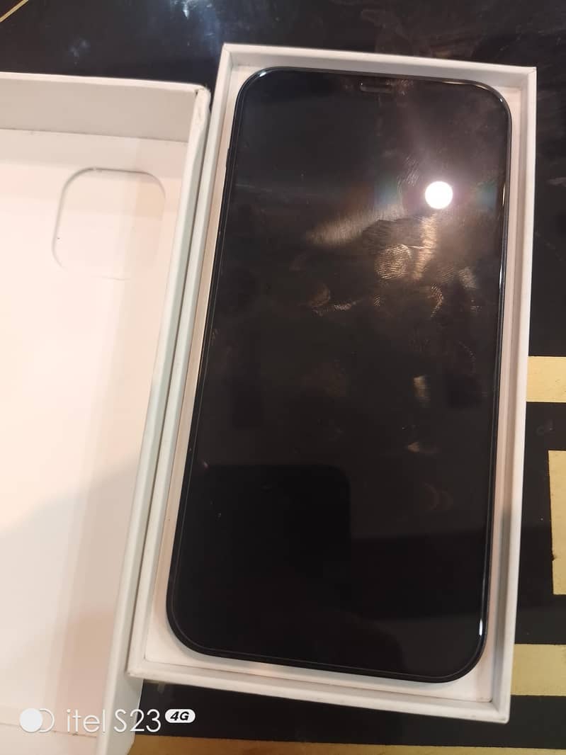 Apple iPhone 12 0