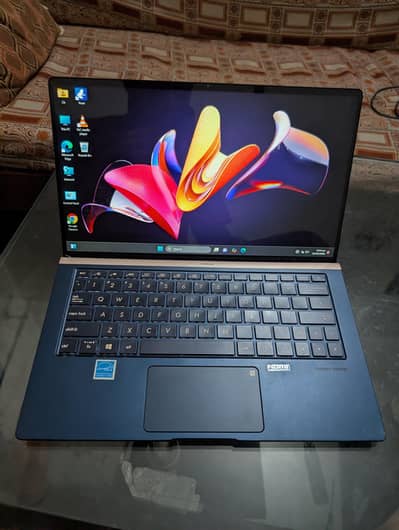 Asus Zenbook core i7 8th gen 16\128gb Premium Series