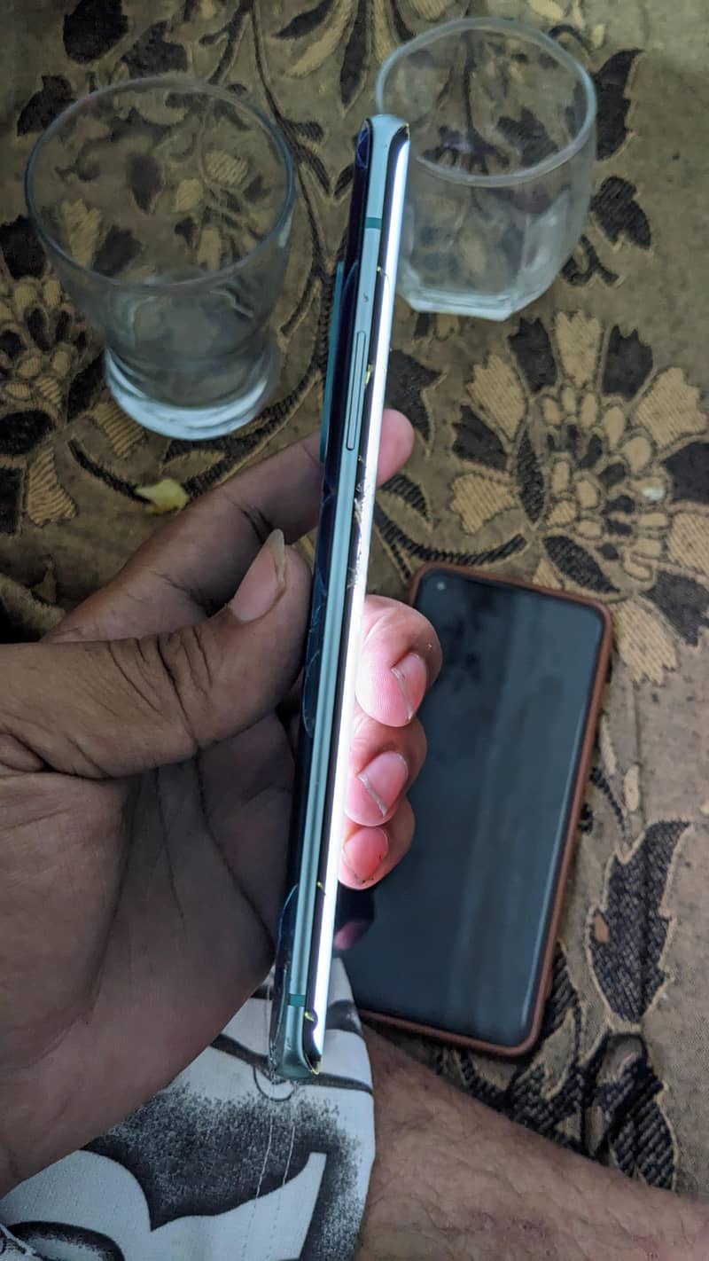 one plus 8pro 4