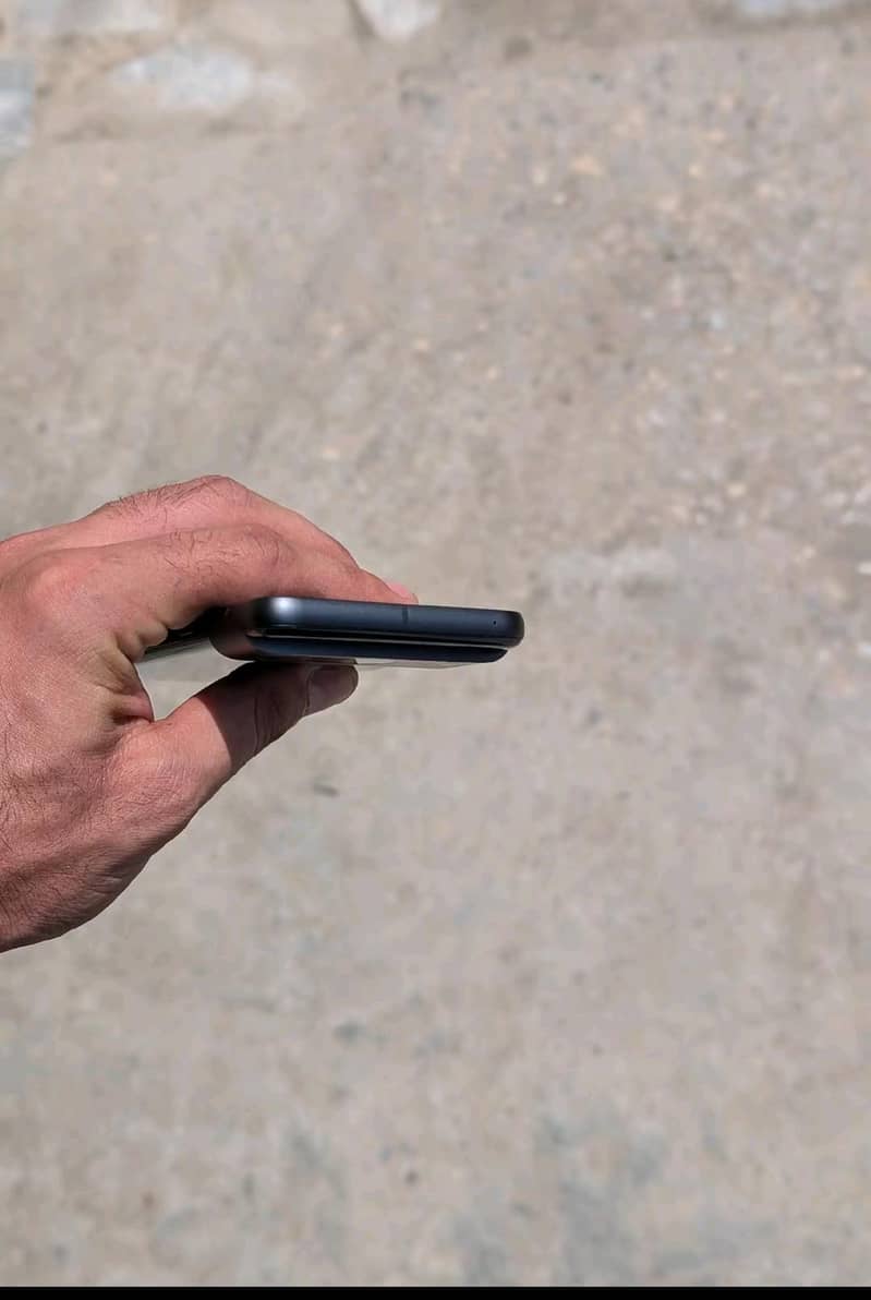 Google Pixel 8 4