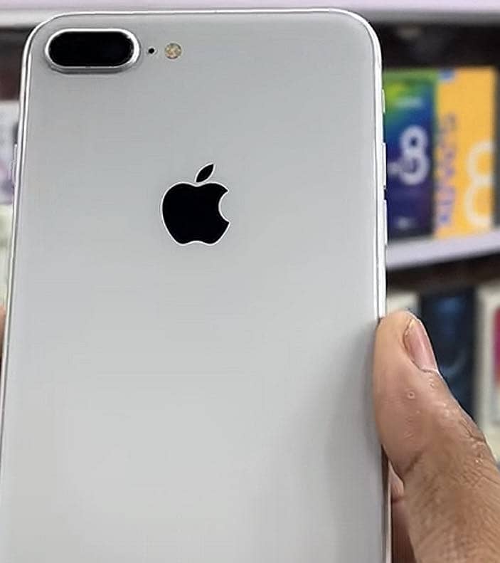Apple iPhone 8 Plus 4