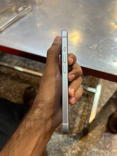 Apple iPhone 15