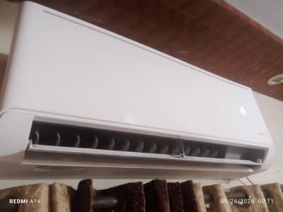 urgent sale 1 ton ac tcl DC invieter only 4 month use  new condition c