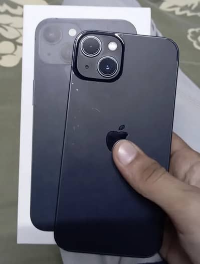 Apple iPhone 13