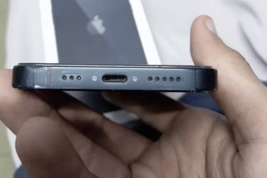 Apple iPhone 13 1