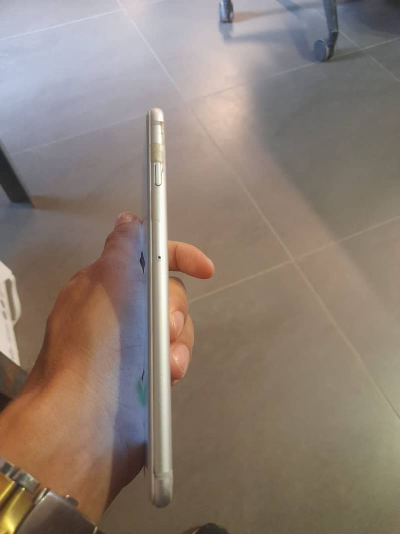 Apple iPhone 6 Plus 0