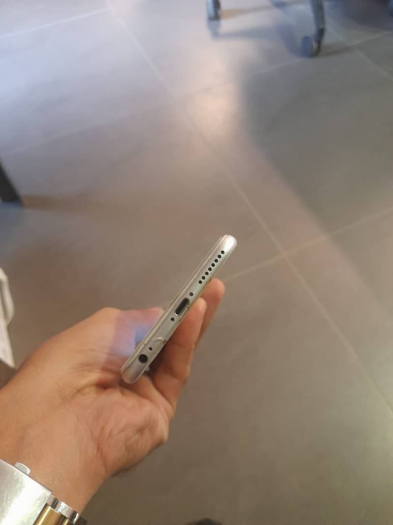Apple iPhone 6 Plus 1