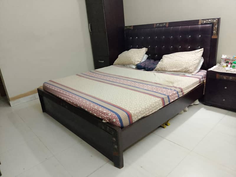 Bed Set with side tables 0