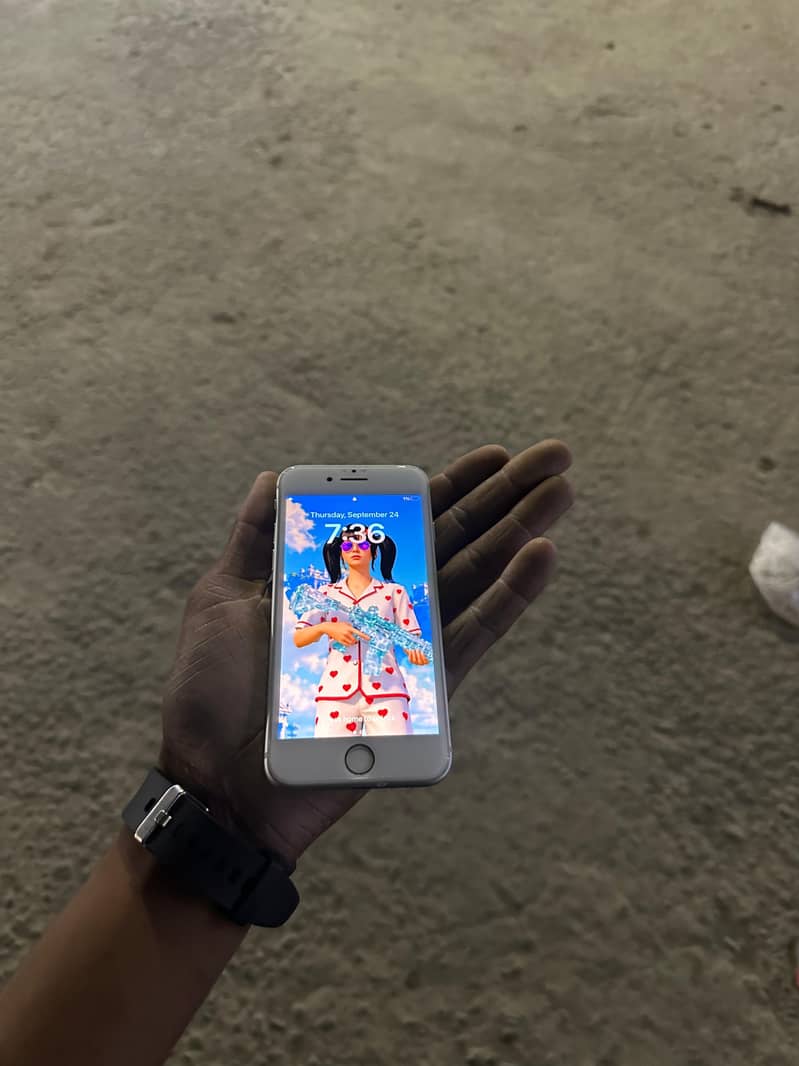 Apple iPhone 8 2