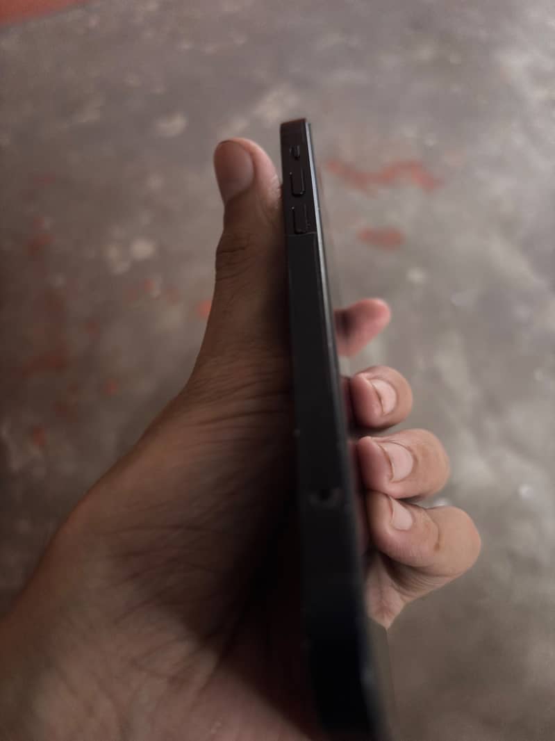 Apple iPhone 12 1