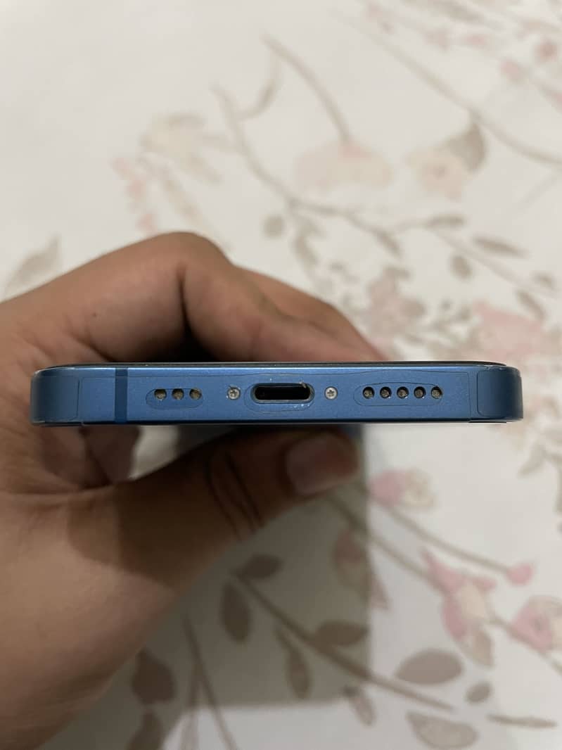 Apple iPhone 13 1