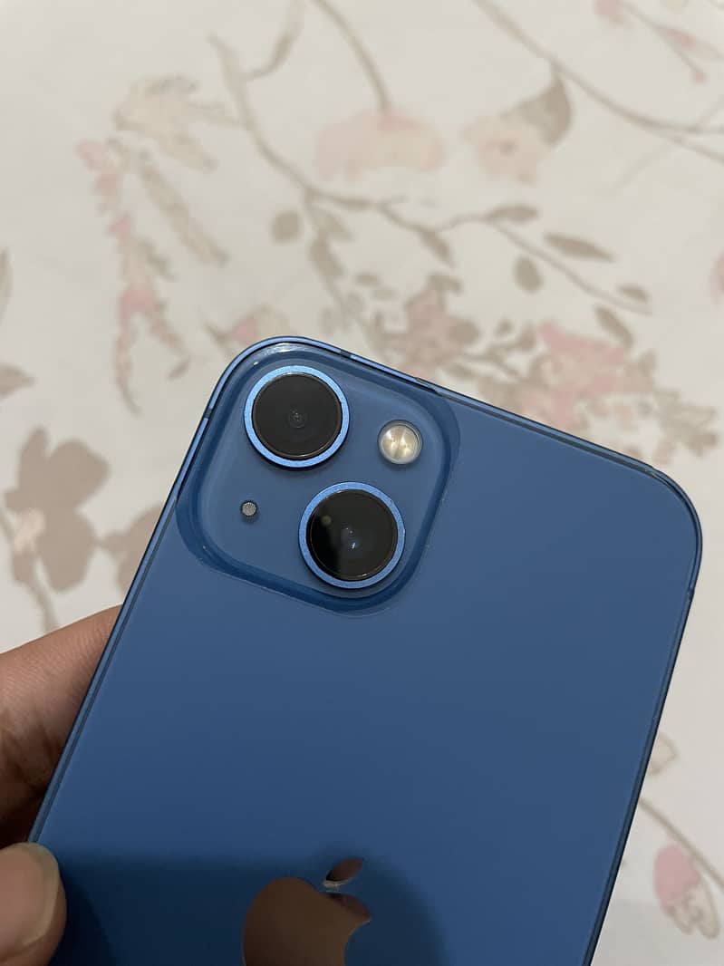 Apple iPhone 13 5