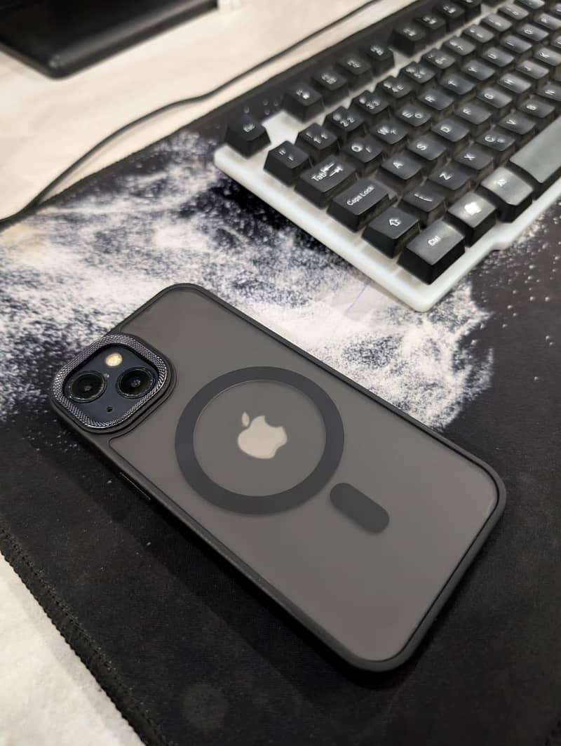 Apple iPhone 13 2