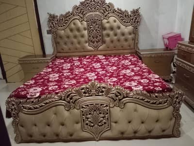 bee set dresser