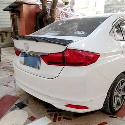 Ducktail trunk spoiler