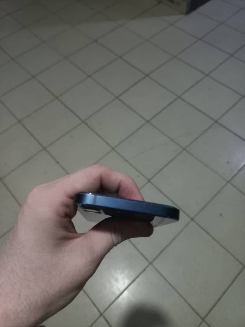 Apple iPhone 12 2
