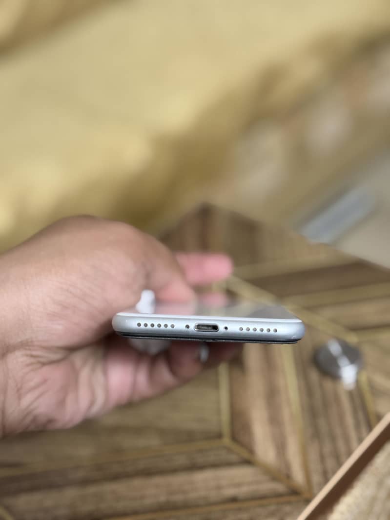 Apple iPhone SE 3