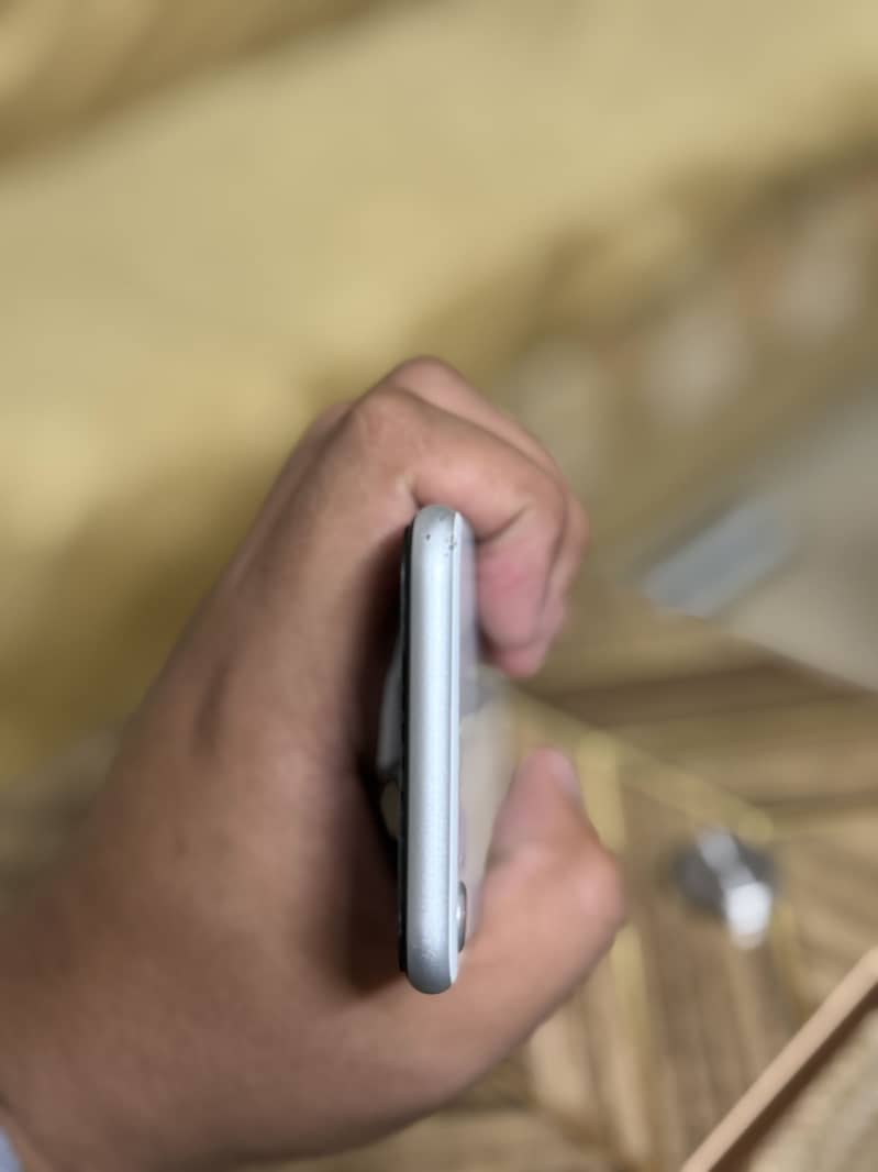 Apple iPhone SE 4