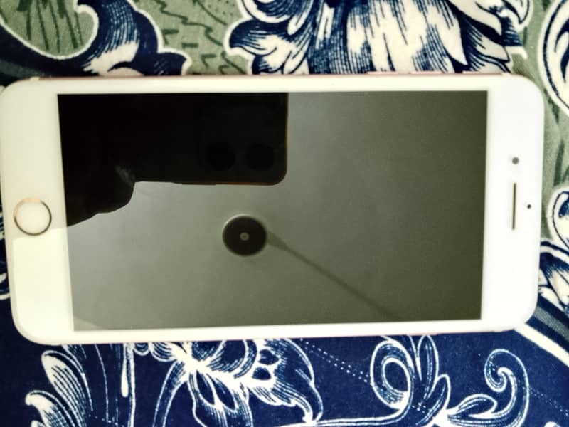 Apple iPhone 7 Plus 1