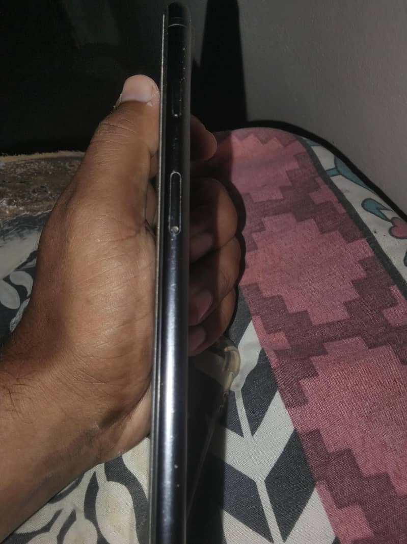 Apple iPhone 7 Plus 2
