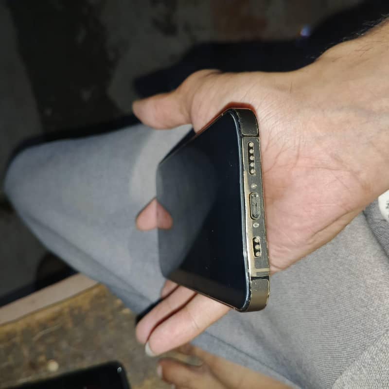 Apple iPhone 12 Pro 8