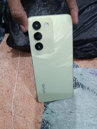 Vivo Y100