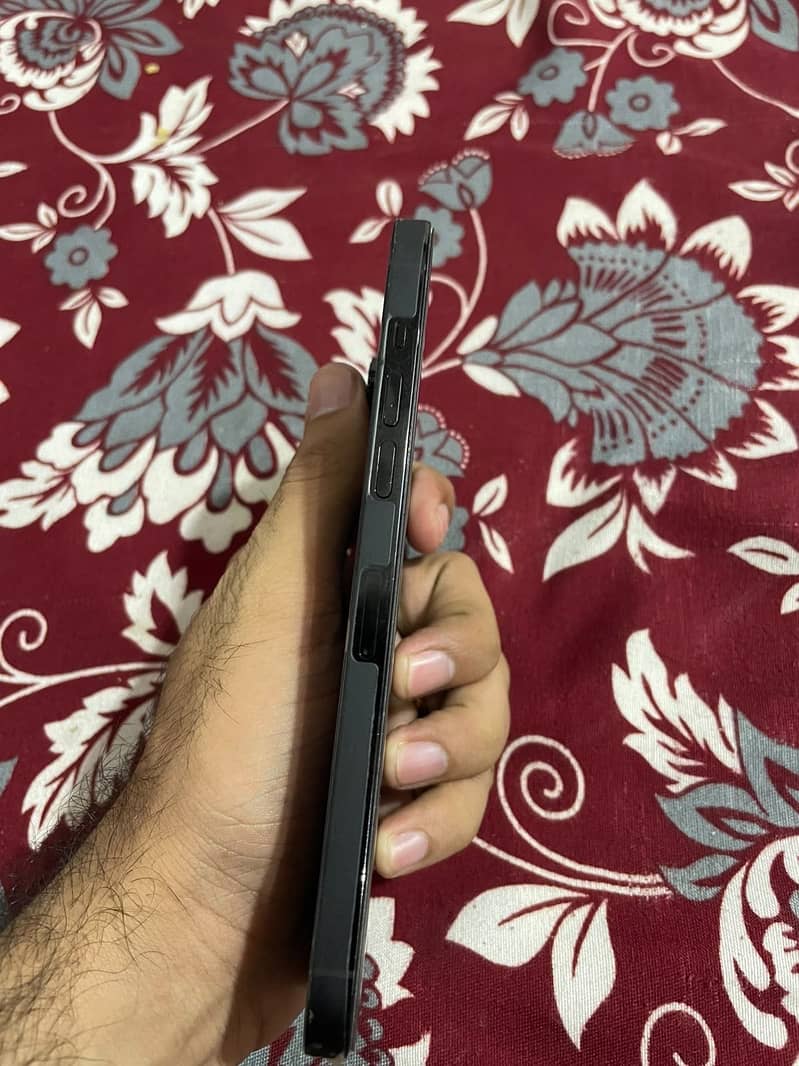 Apple iPhone 14 Pro Max 4